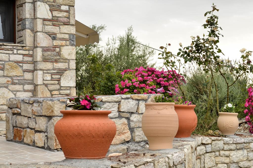 Ellinas Homes Megali Mantineia 外观 照片